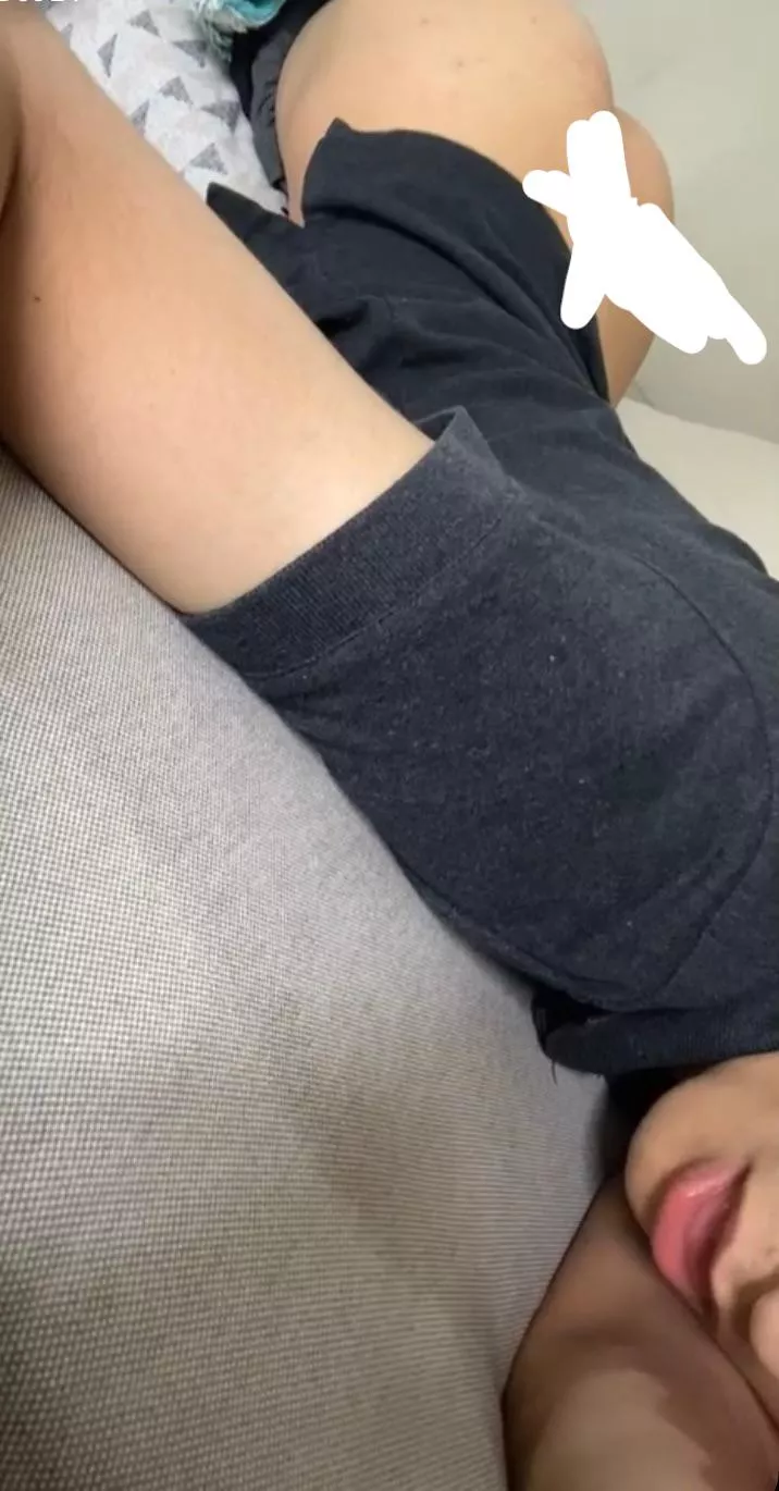 22m bottom from SoCal looking to help a guy with a deep voice cum on live posted by piscesfeed