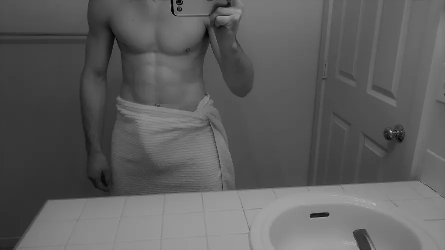 30M - European Bull located in Seattle, WA. Looking for a sexy hotwife to satisfy. Single fit straight. DM me. by seeSharpFan