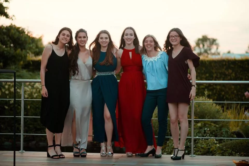 [6] nerdy friends dressed up posted by ElectricalAnimal2210