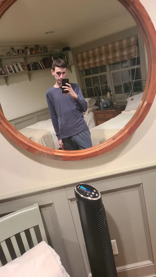 Any gaymer twinks out there 👀 by Icy_Catch_7565