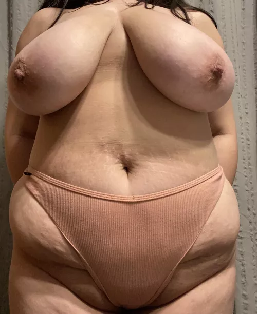 Asian Milf by Mei_sum