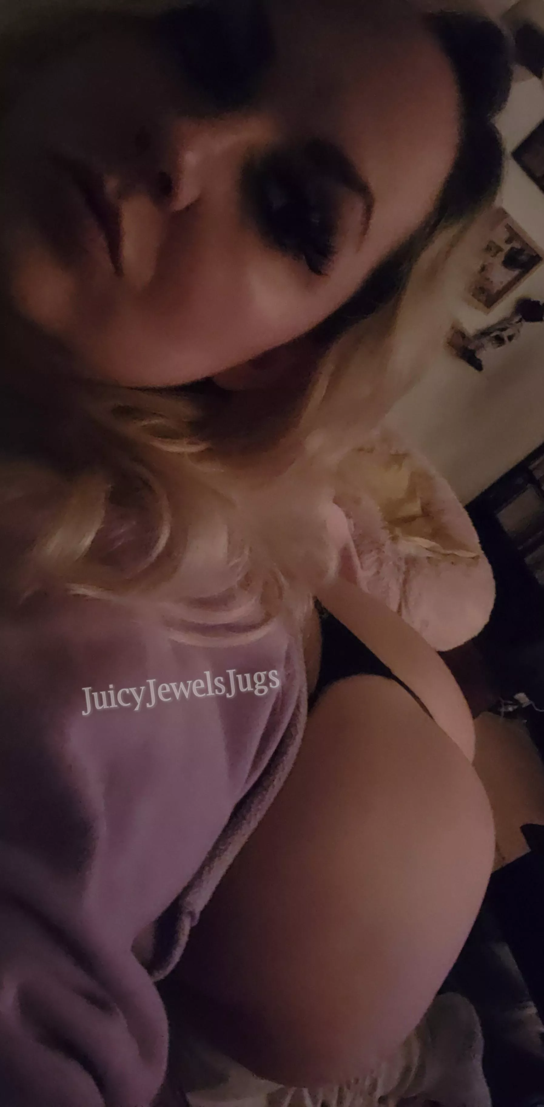 Ass always up (@juicyjewelsjugs) [onlyfans] posted by juicyjewelsjugs