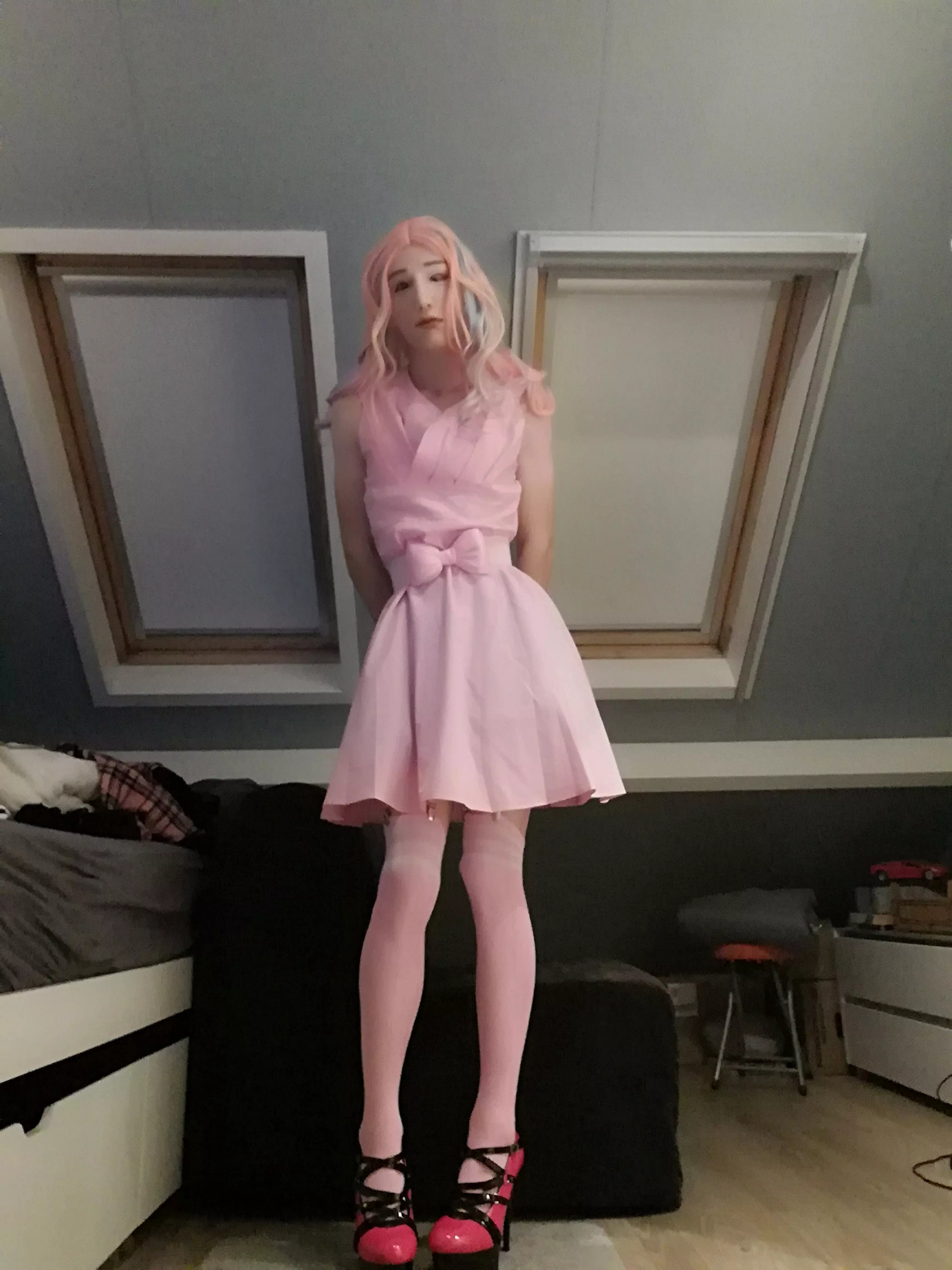 being cute in pink :3 posted by Femboy_Kim_NL