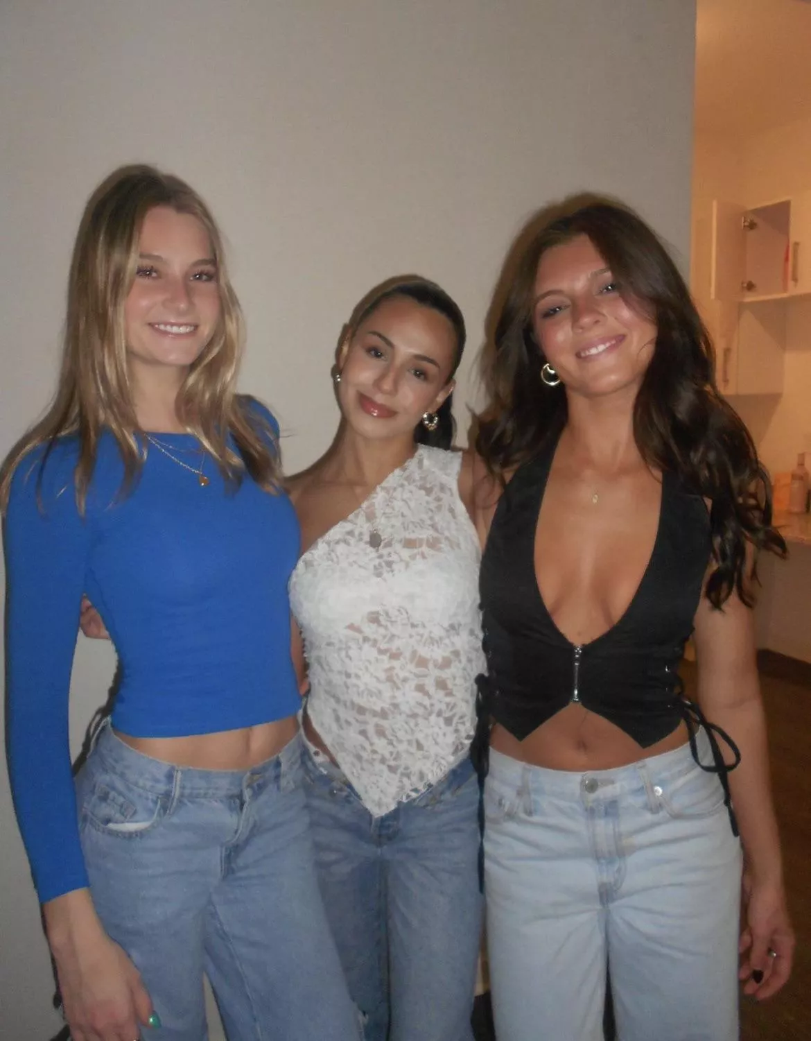 Blue, White, Black posted by TEC0227