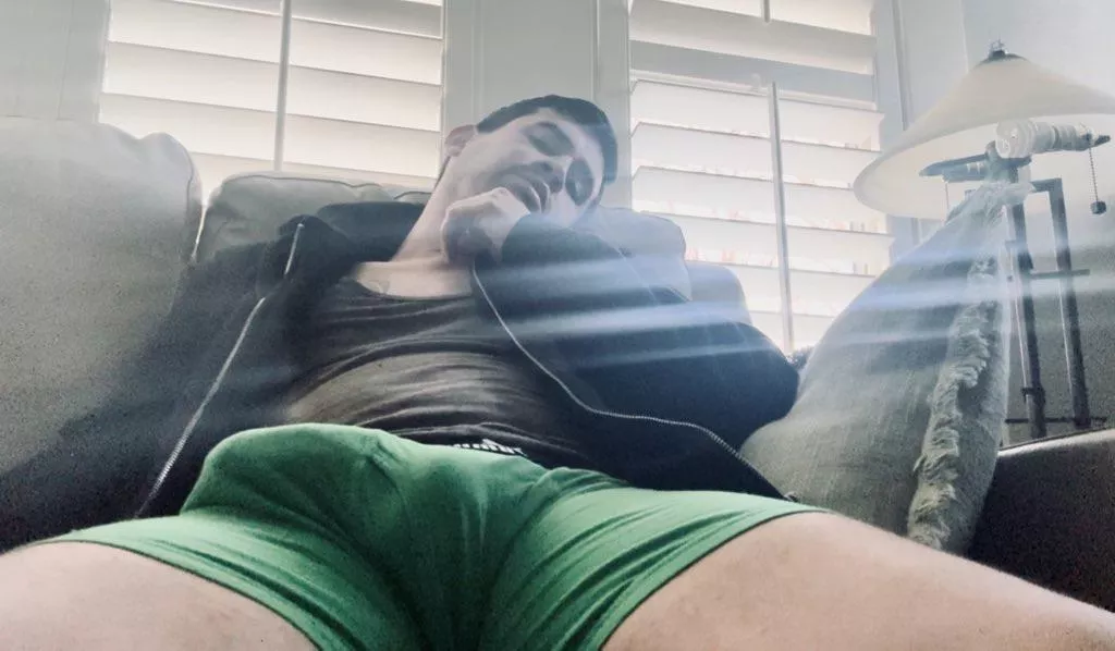 bulging in my pumas posted by blazed650