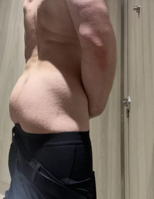 Can someone direct me to a place I can sit down? by HarryCeltic