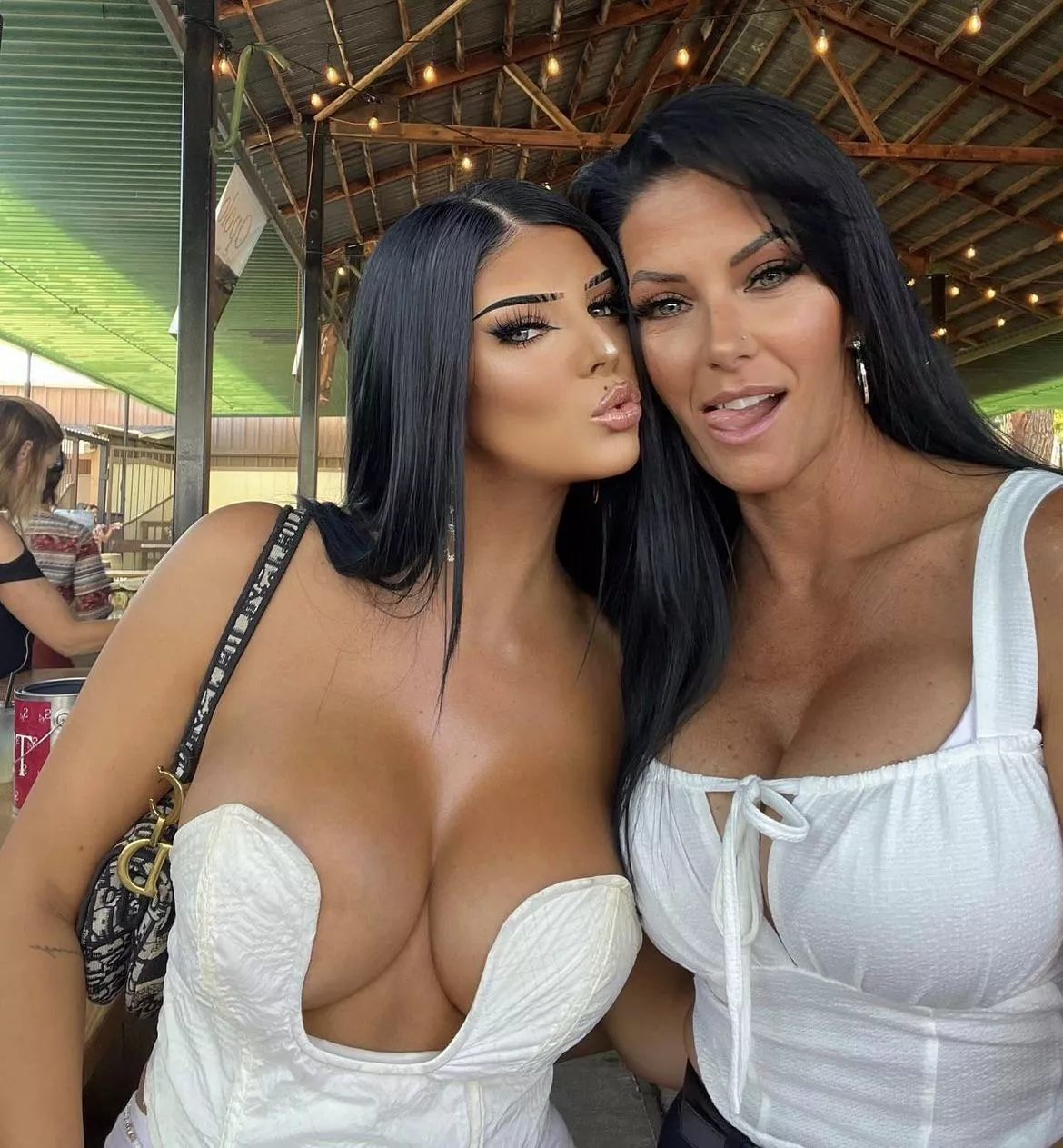 Daughter or Mom? [2] posted by cvpornking