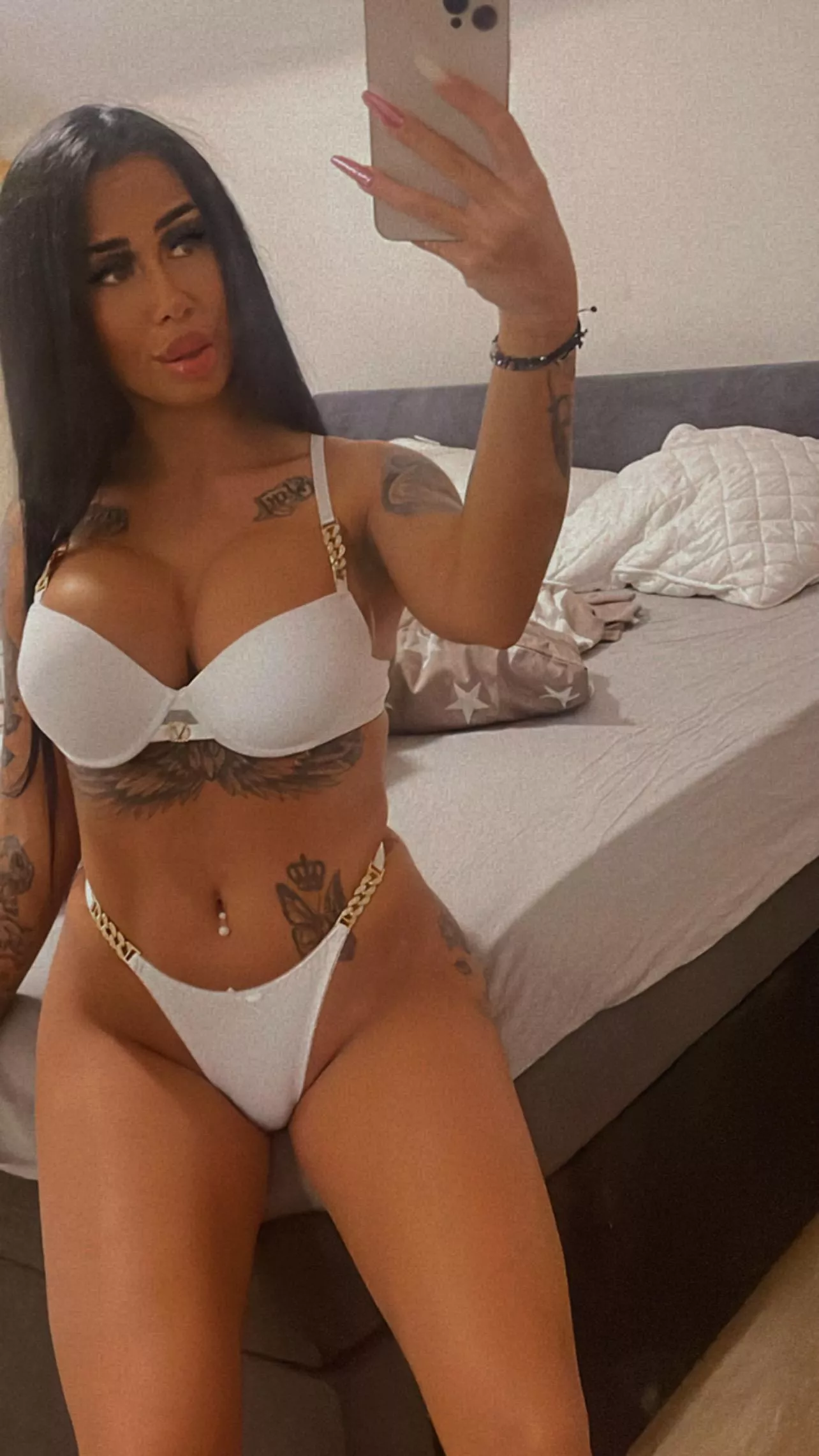 Do I look good in white? posted by PhysicalAnxiety1