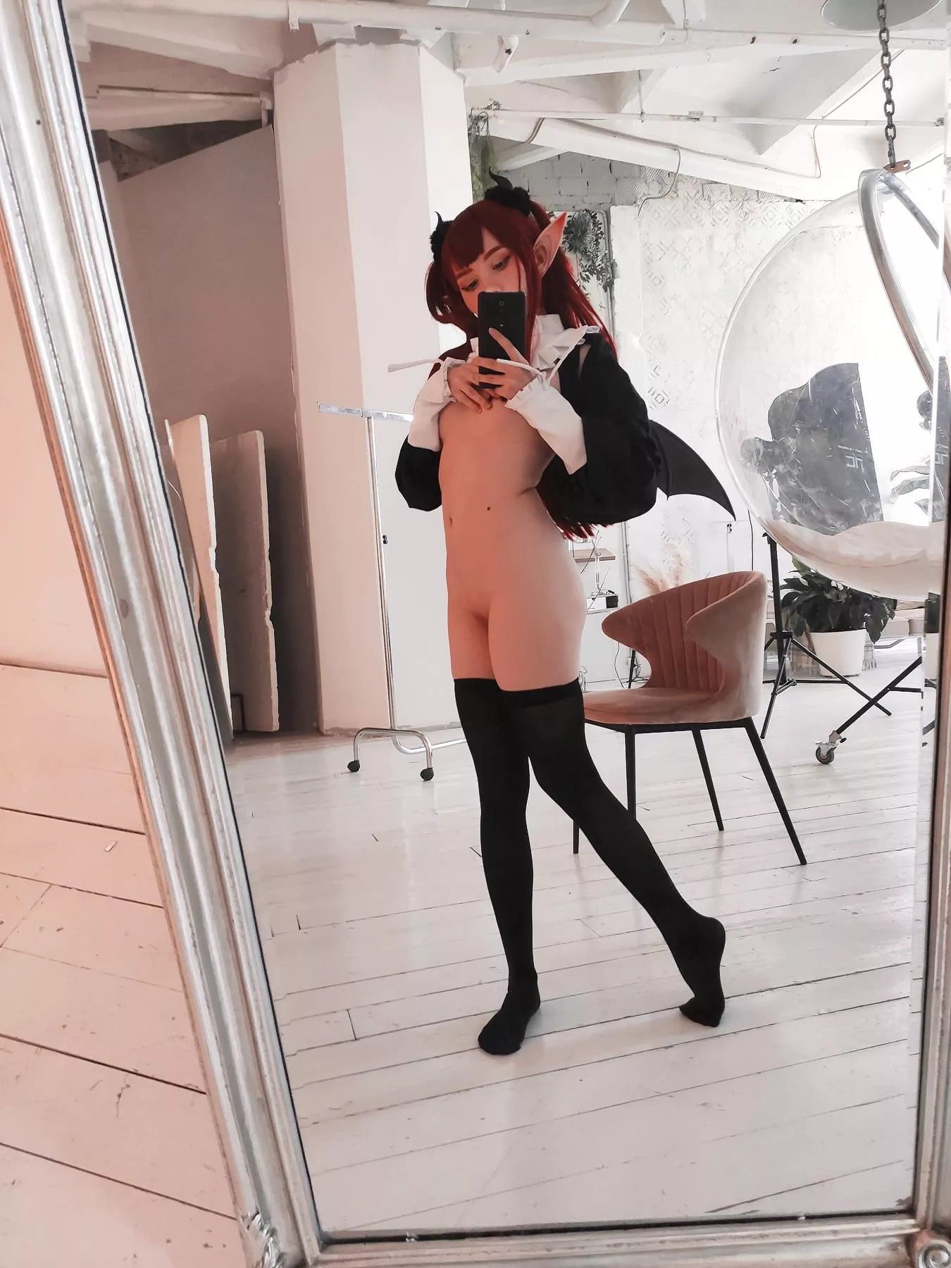 Do you like the pictures in the mirror ? 😏 posted by tanuki_tyan