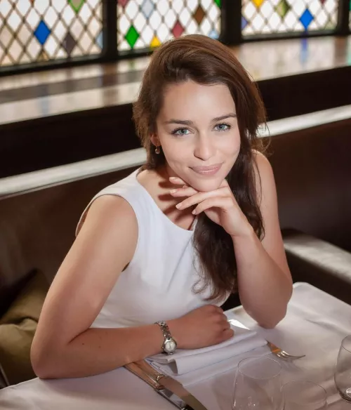 Emilia Clarke by oblique_shockwave