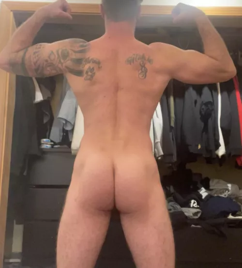 Give it a squeeze... or a smack 😏 (35) by Kindaskinnystrong