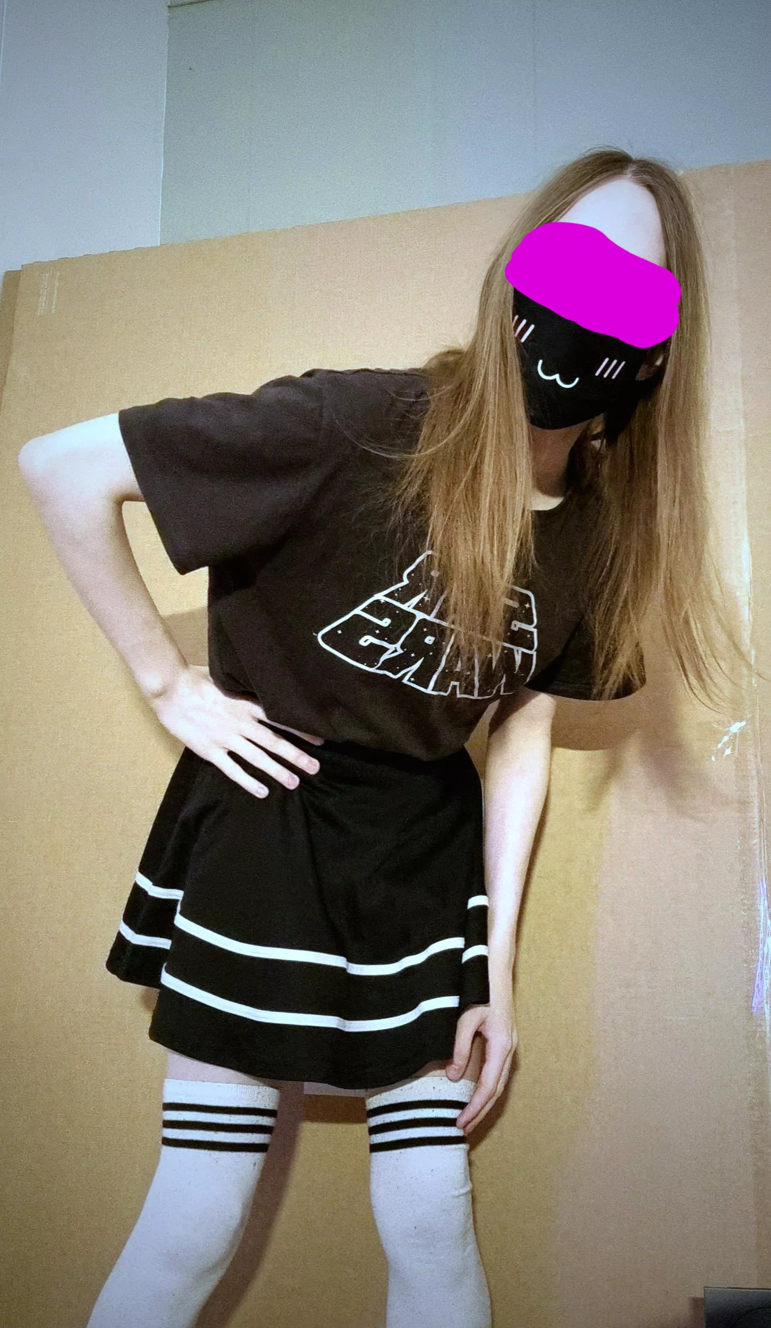 Good morning/afternoon! ❤️ posted by meowsnyaa