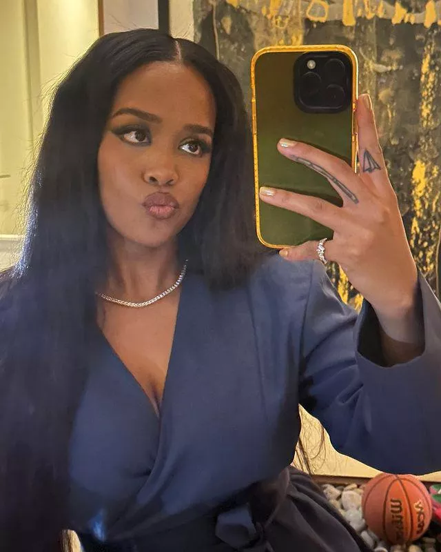 H.E.R. posted by wakkaffx2