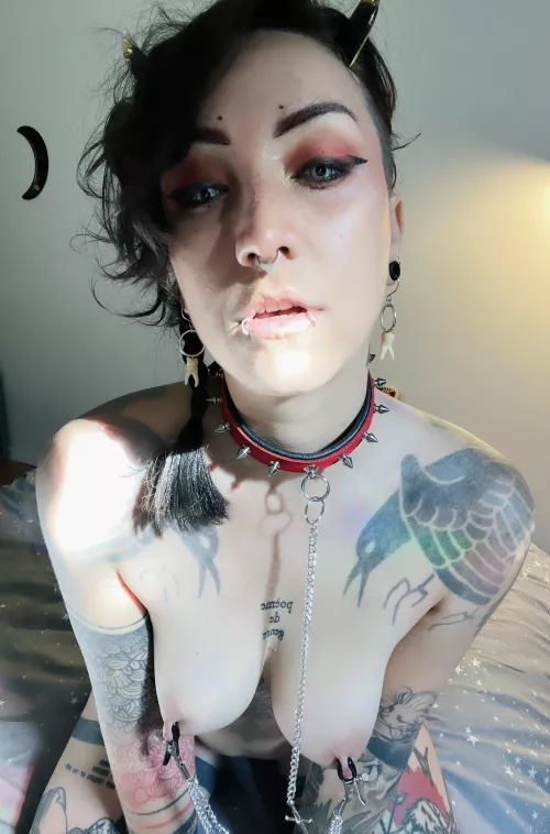 horny demon [NB] by UrsinaeVespera