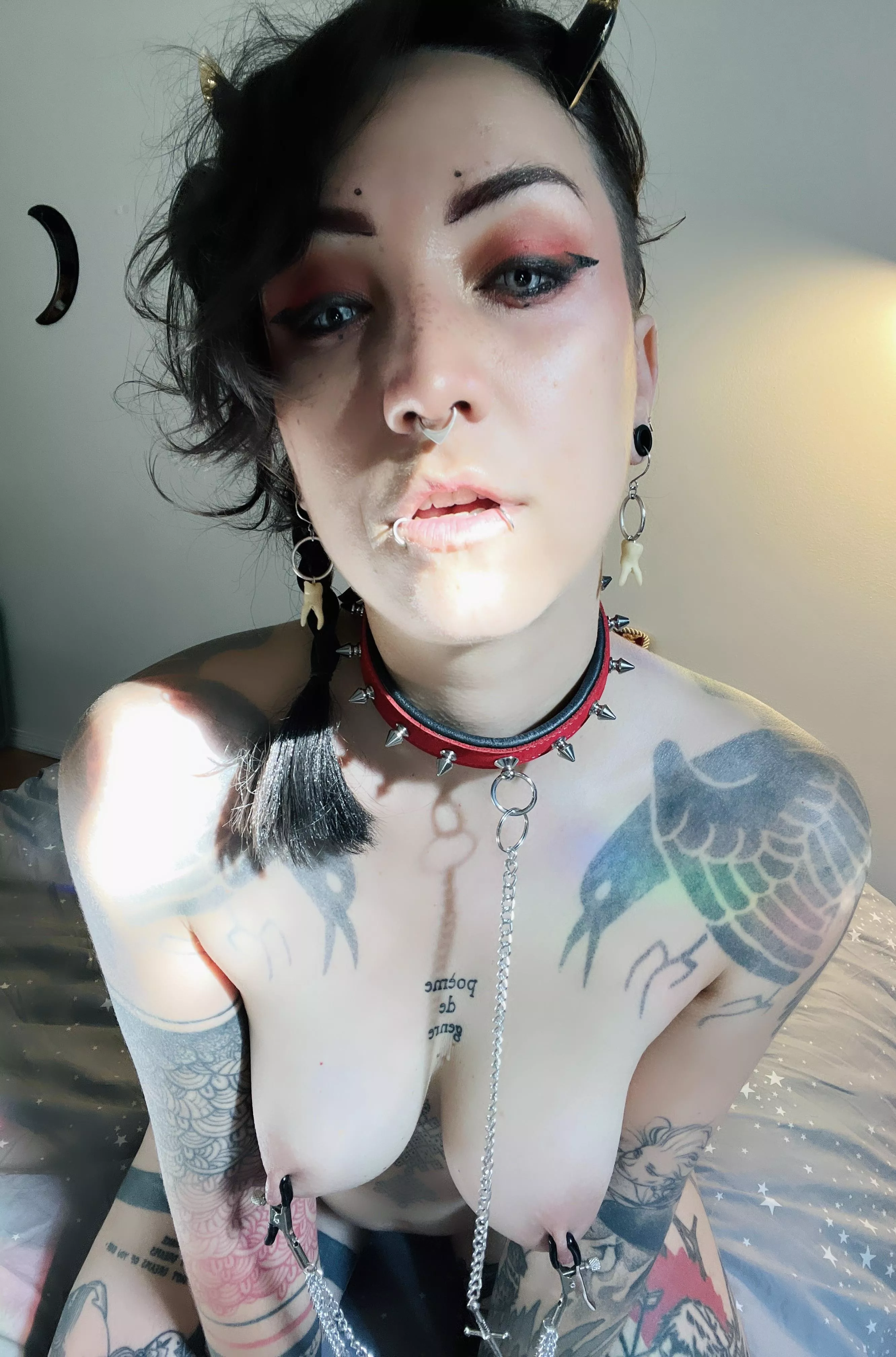 horny demon [NB] posted by UrsinaeVespera