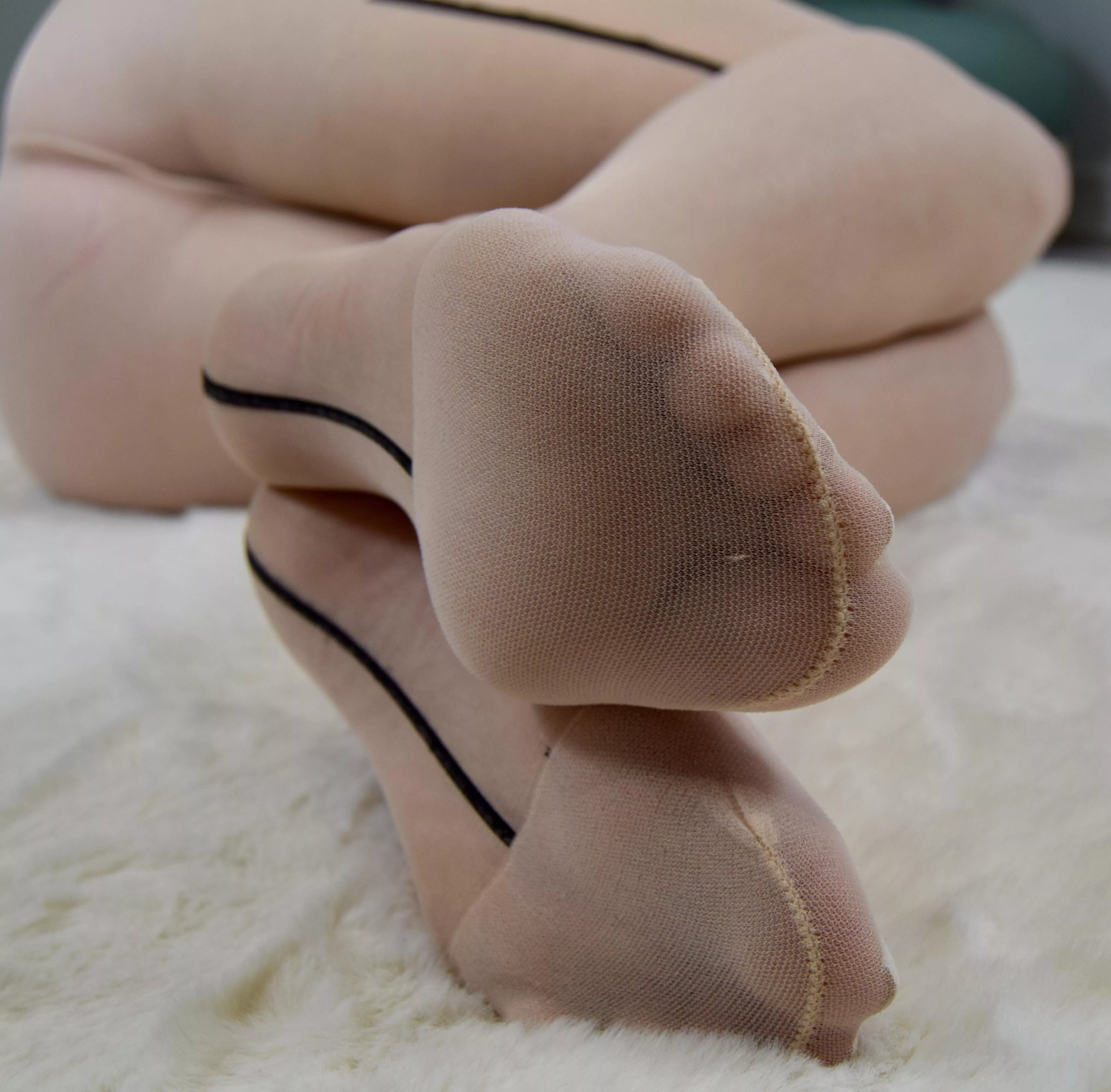 How am I looking from down there? posted by FootsyAnneMore