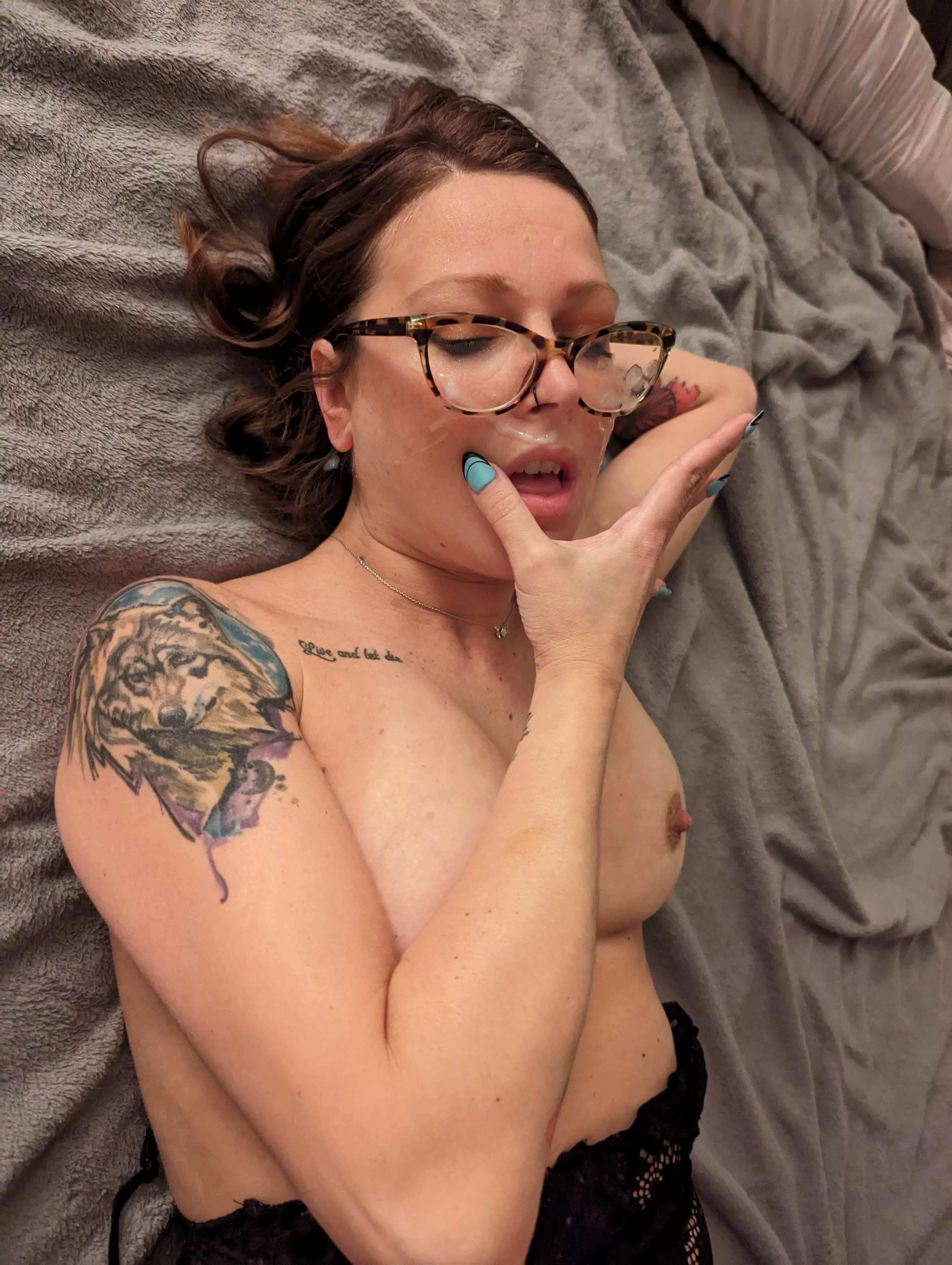 Howlin' for you posted by ST0NED-and-B0NED