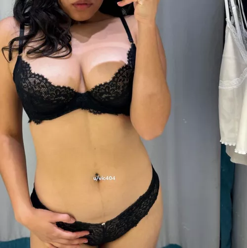 I missed taking pics in this h&m by vic404