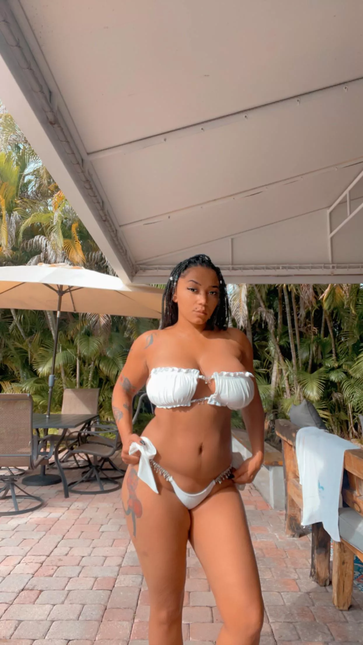 I wanna be, where the palm trees are… posted by CokaBaby