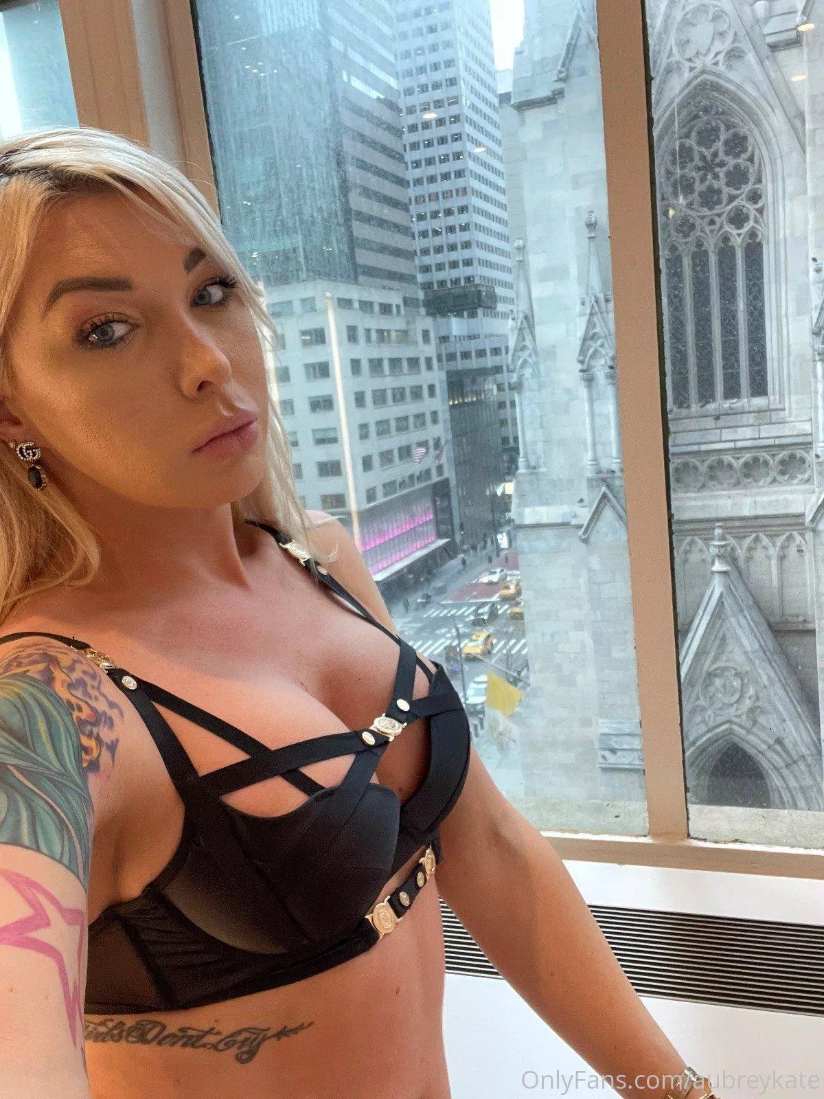 If you're a straight guy who won't be ashamed to hang with me drop a heart posted by paramagci