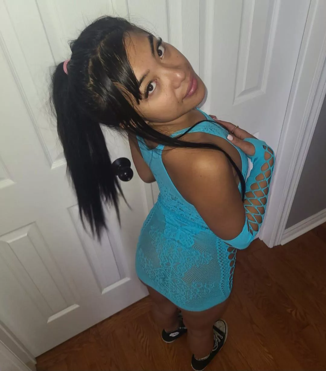 im looking for a seat to sit on… posted by asiandolldesires