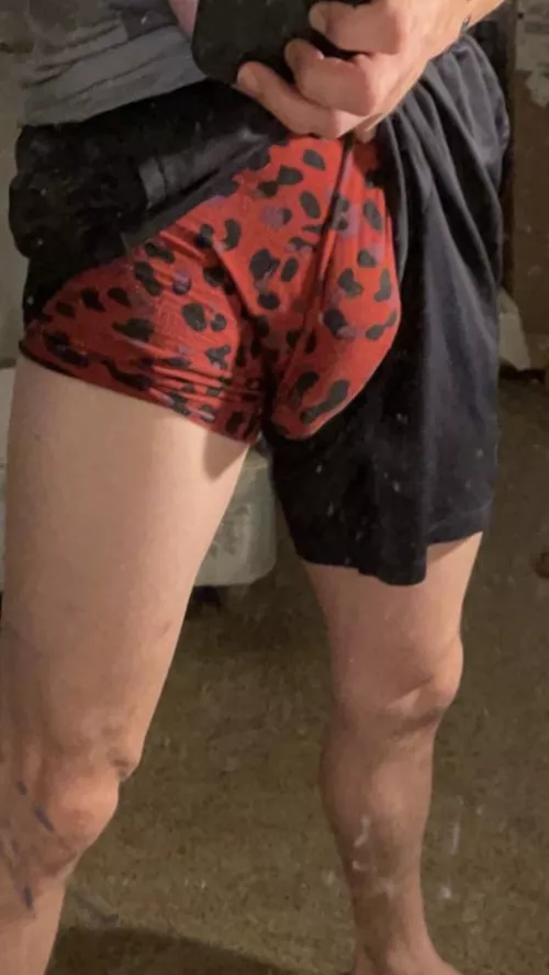 Kinda hard to contain 😏 by EliiLong