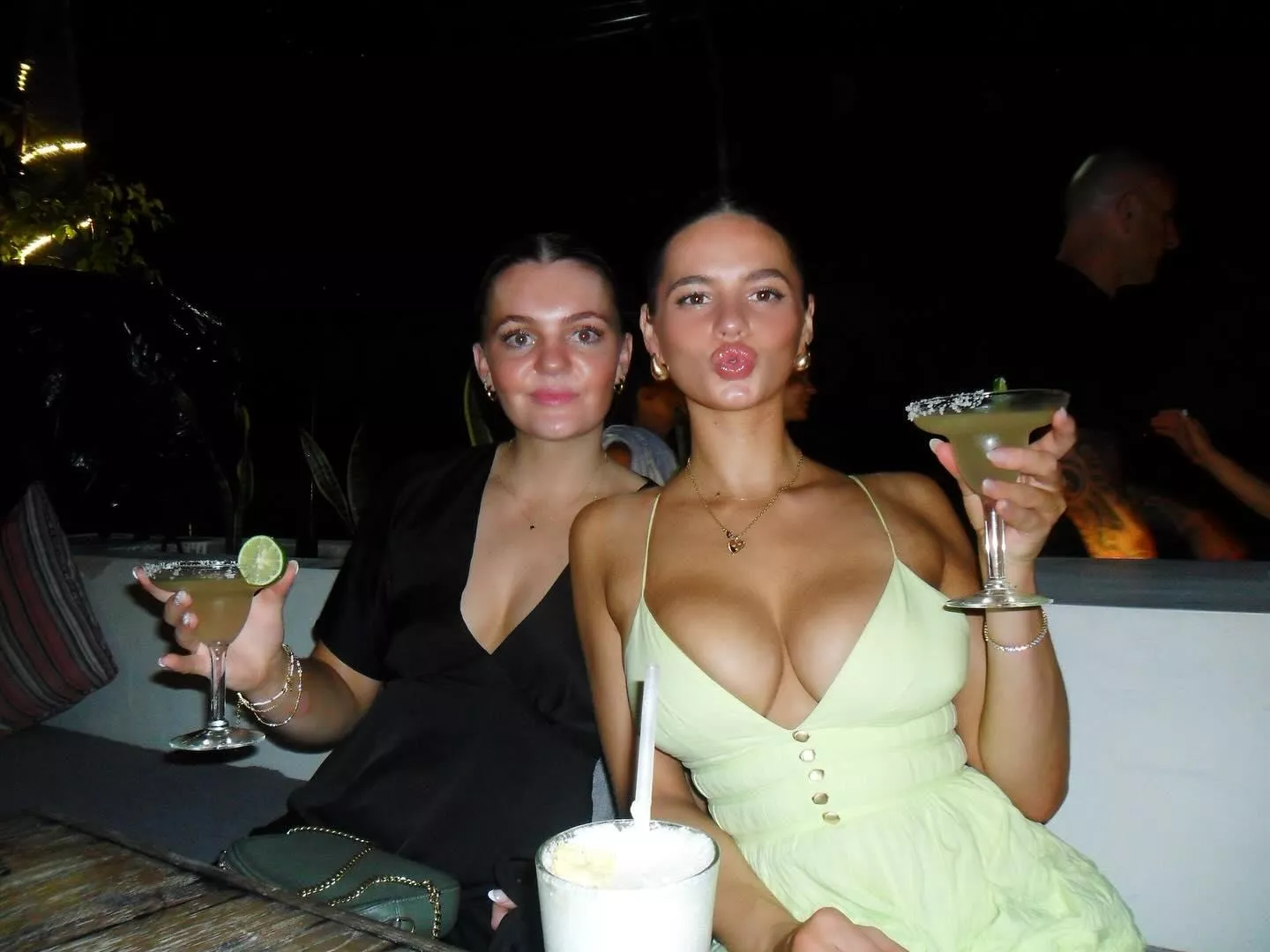 Kisses posted by eyeandeye