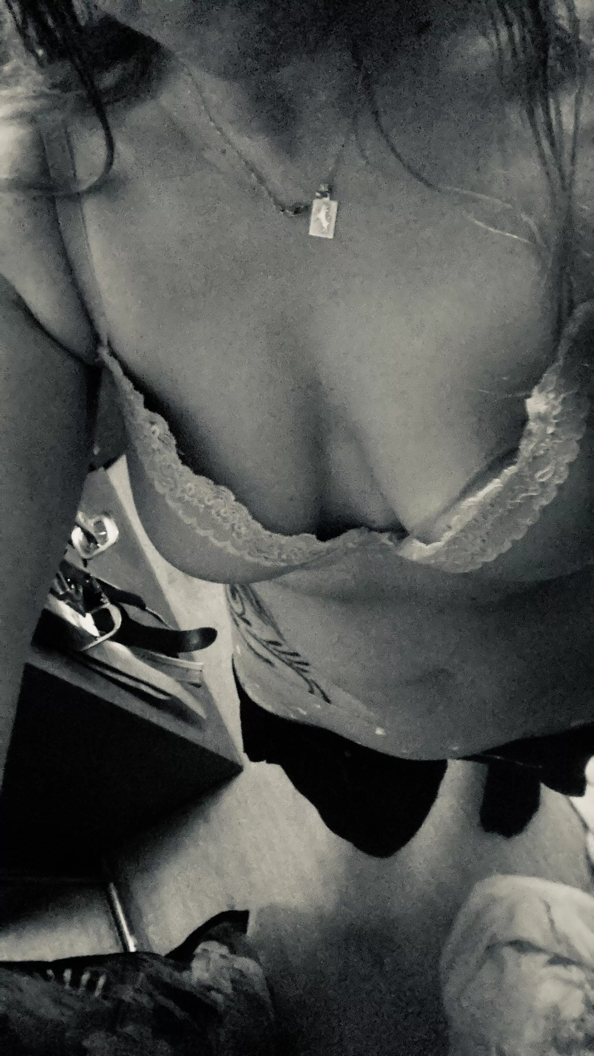 Mrs English teacher searching 4 students posted by VeroVexy