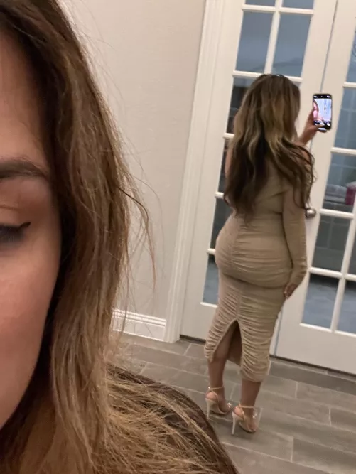 My assie. A selfie of my ass and more of it to come by short69stack