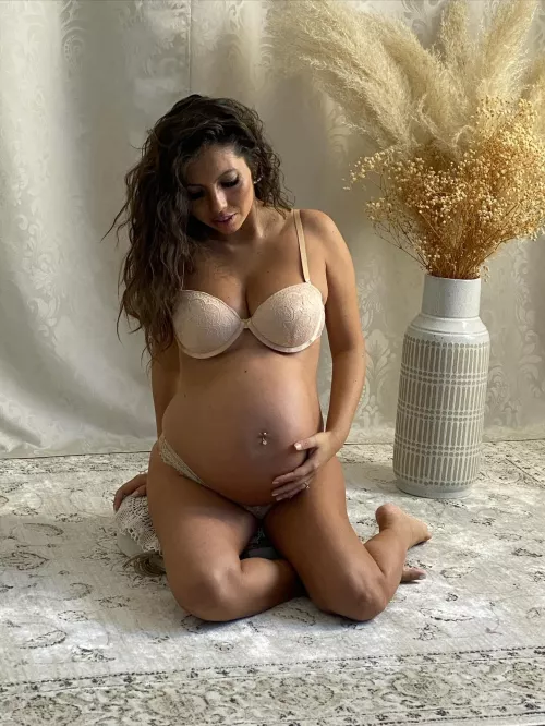 My pregnant body by Rosecollis92