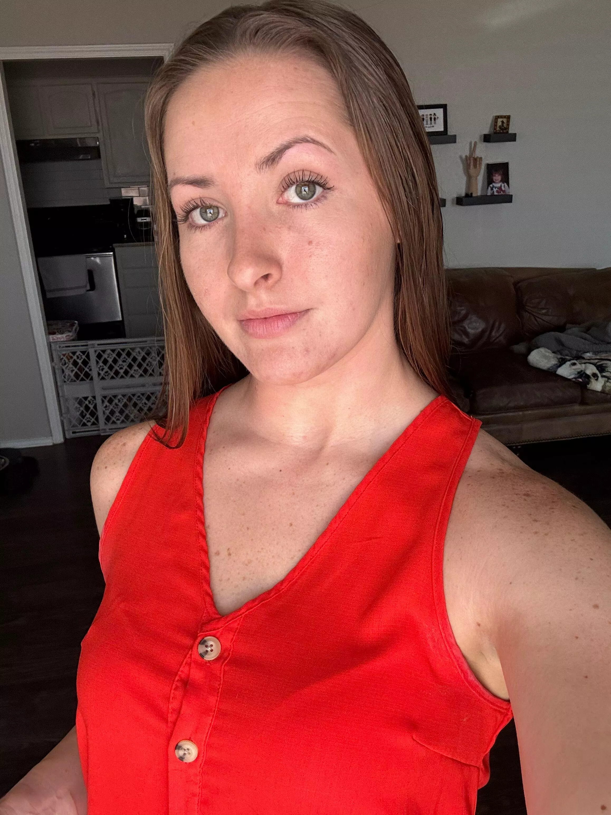 natural lighting always helps enhance the freckles :) posted by cumwcourt