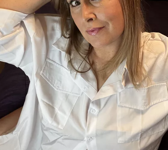 Nothing going on here… by Lady-Willow