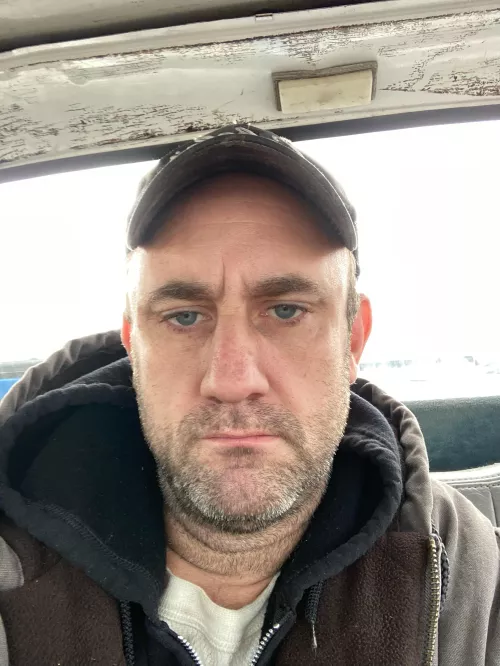 Nothing worse than sitting outside of the road out of gas no money thinking of yourself how to get this far down I wish I could cash app me something down my luck again. by Similar_Awareness619