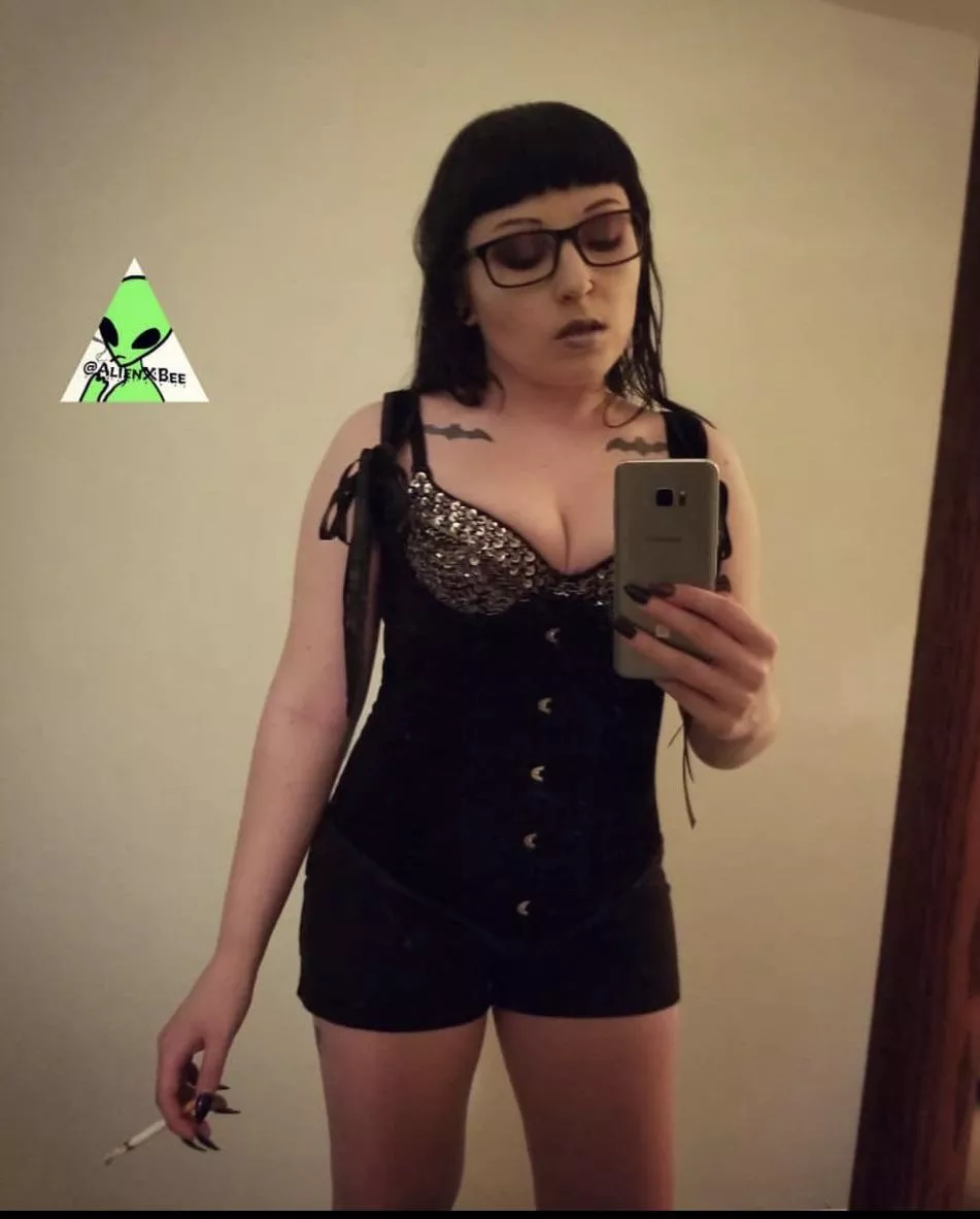 Old pic! posted by alienxbee