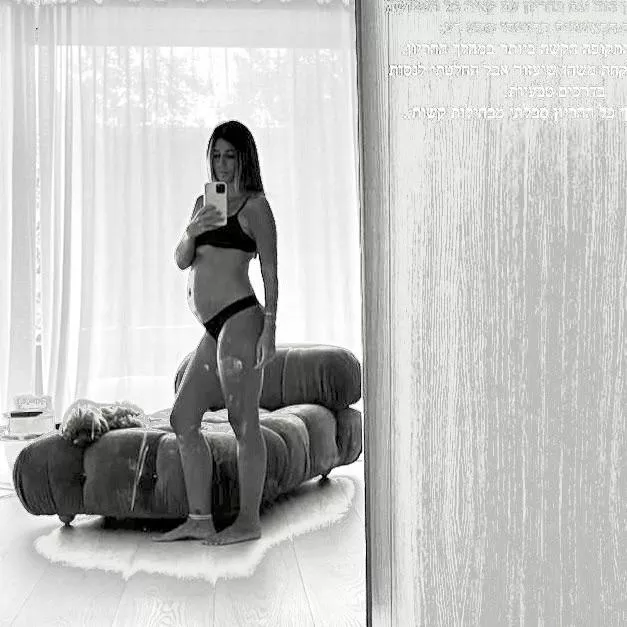 Pregnant Coral Simanovich posted by ConsiderationOdd9871