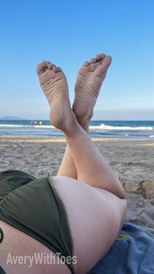 Put yo feet in the air like you just don’t care. by AveryWithToes