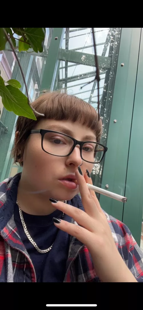 Smokinnn by alienxbee