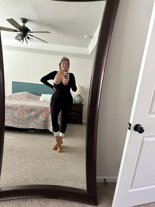 This Southern Mom is headed somewhere chilly. Will need a snuggle buddy to keep me warm. Apply within! by nds2014