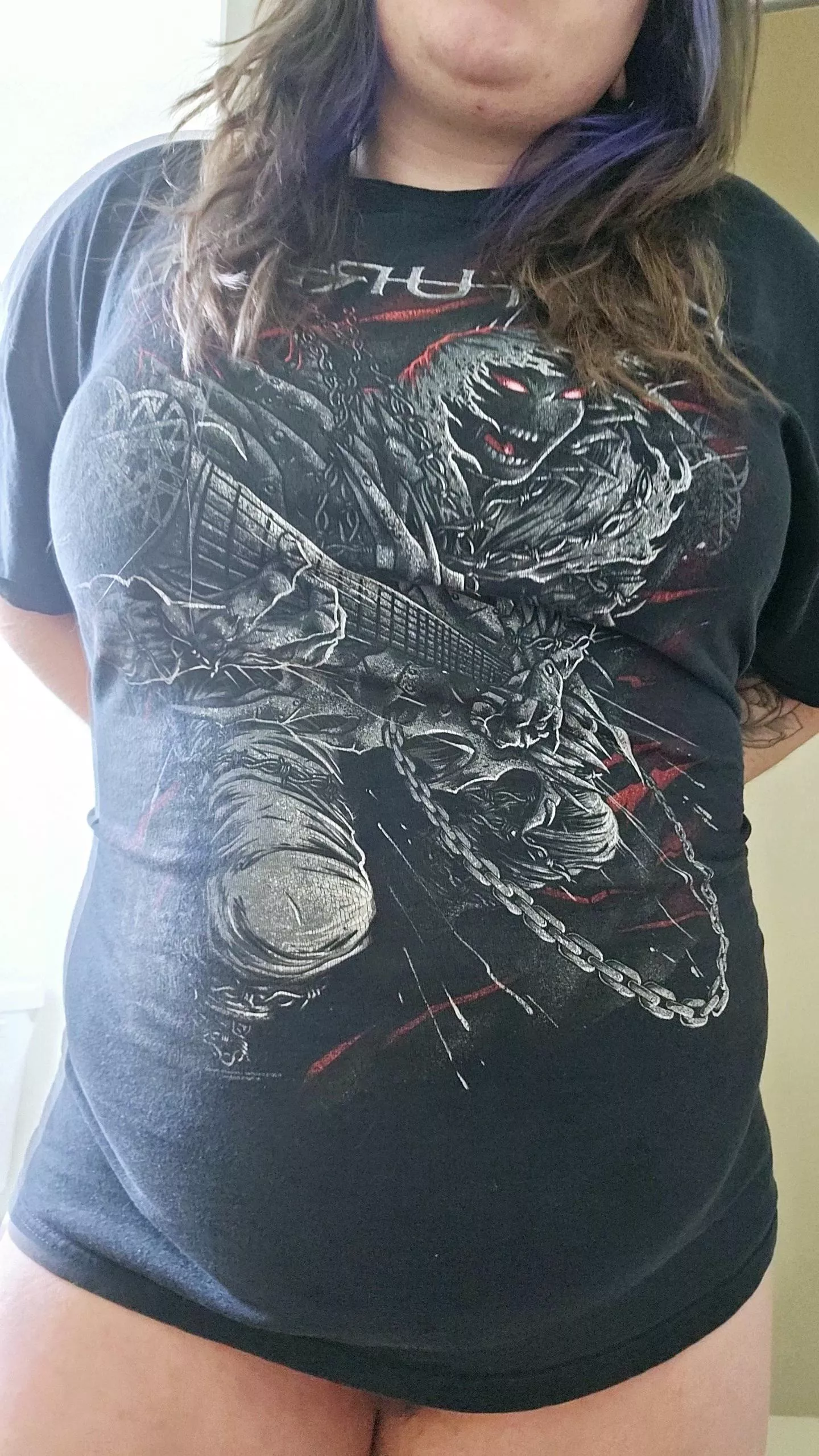 Too hot even in a t shirt posted by TopazSprite