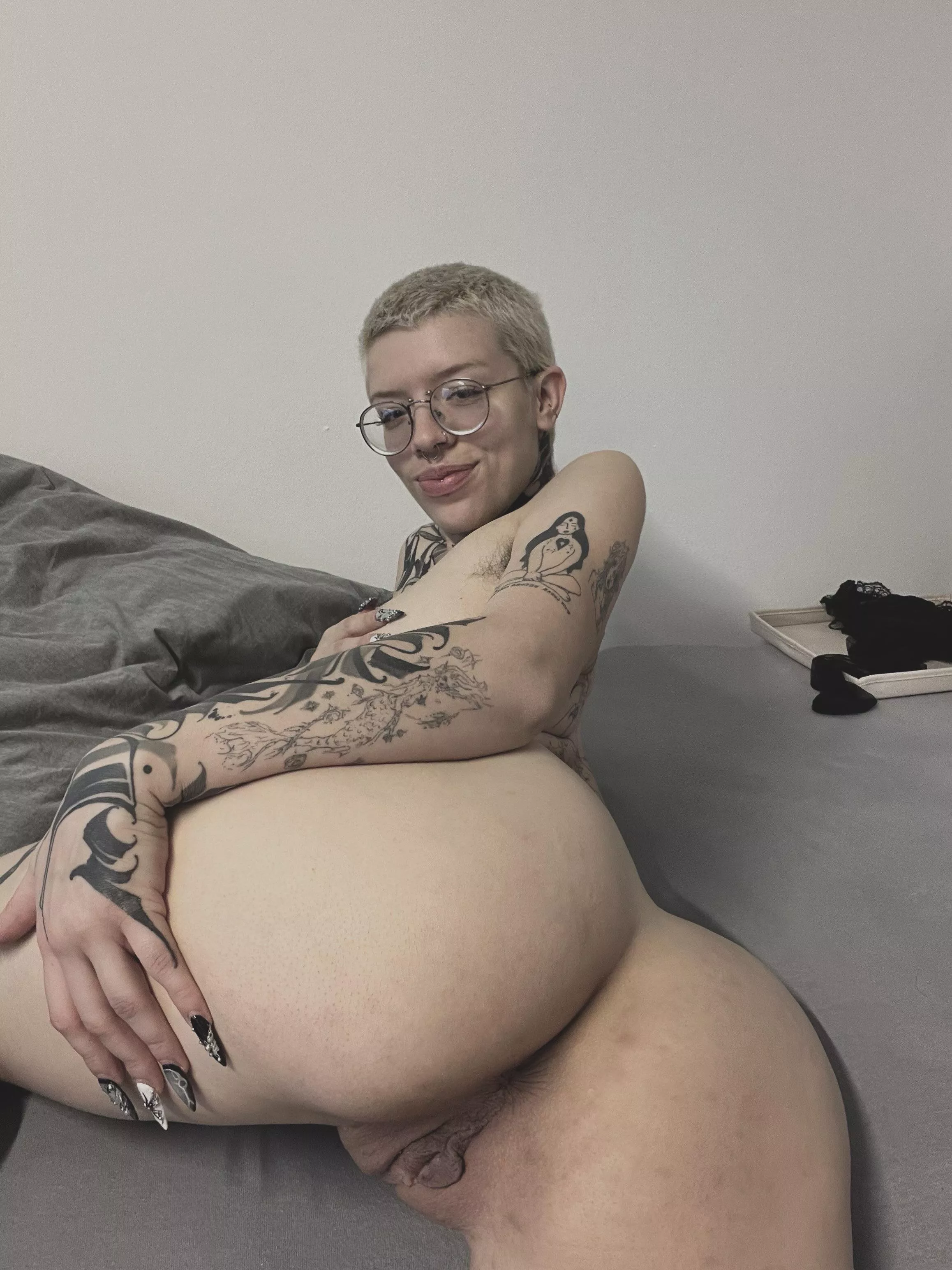 What would you do if you came home and I wait for you like this? 🎀🖤 posted by PlaneWise5593