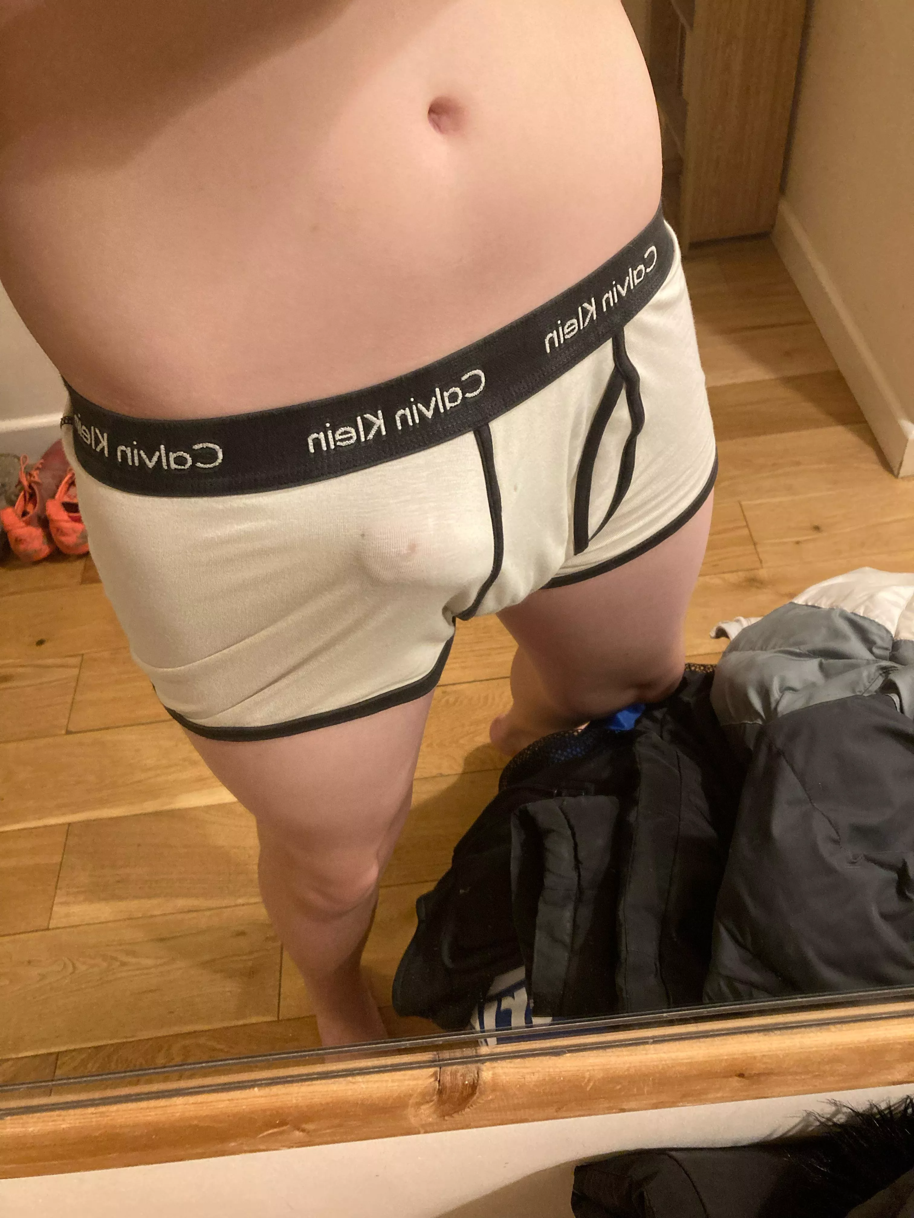 Who likes the buldge posted by suckmedry77