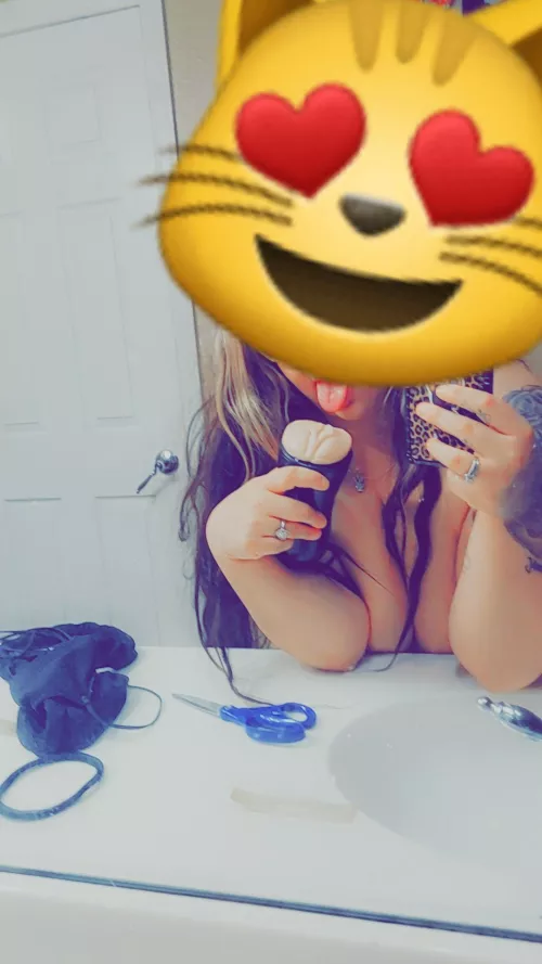 Who wants to see the rest 😉😻💋 by Smilezz13