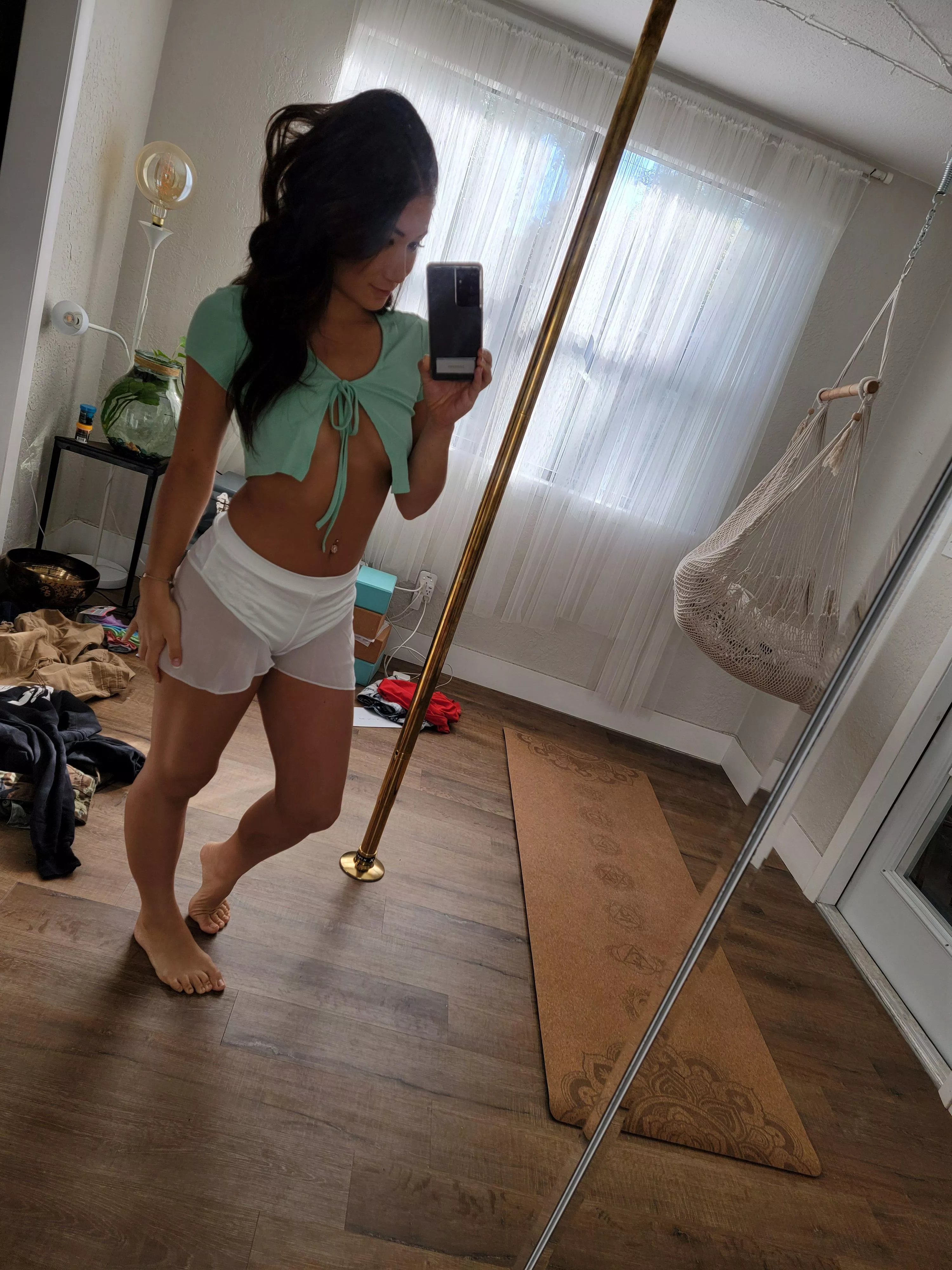 Who wants to see them pop out 🤭 posted by nikkidavisxo