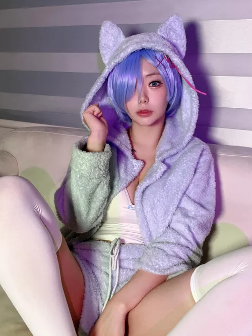 Wouldn't I look good in your bed? by Minimum-Fisherman142