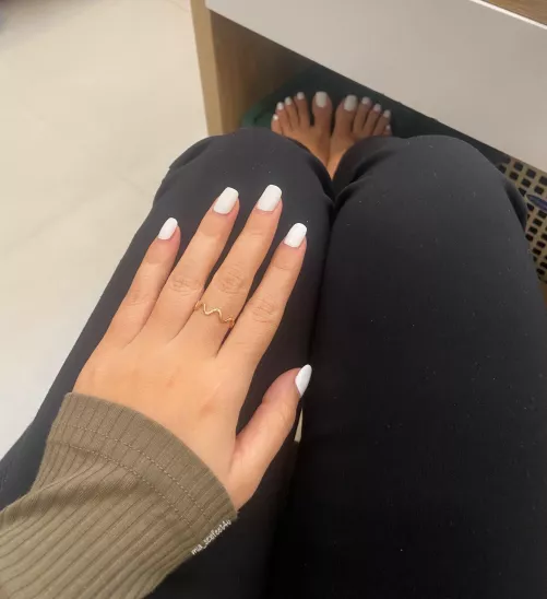 Wouldn’t you say I have a great package of sexy👋 and 🦶 by sexifeet4u