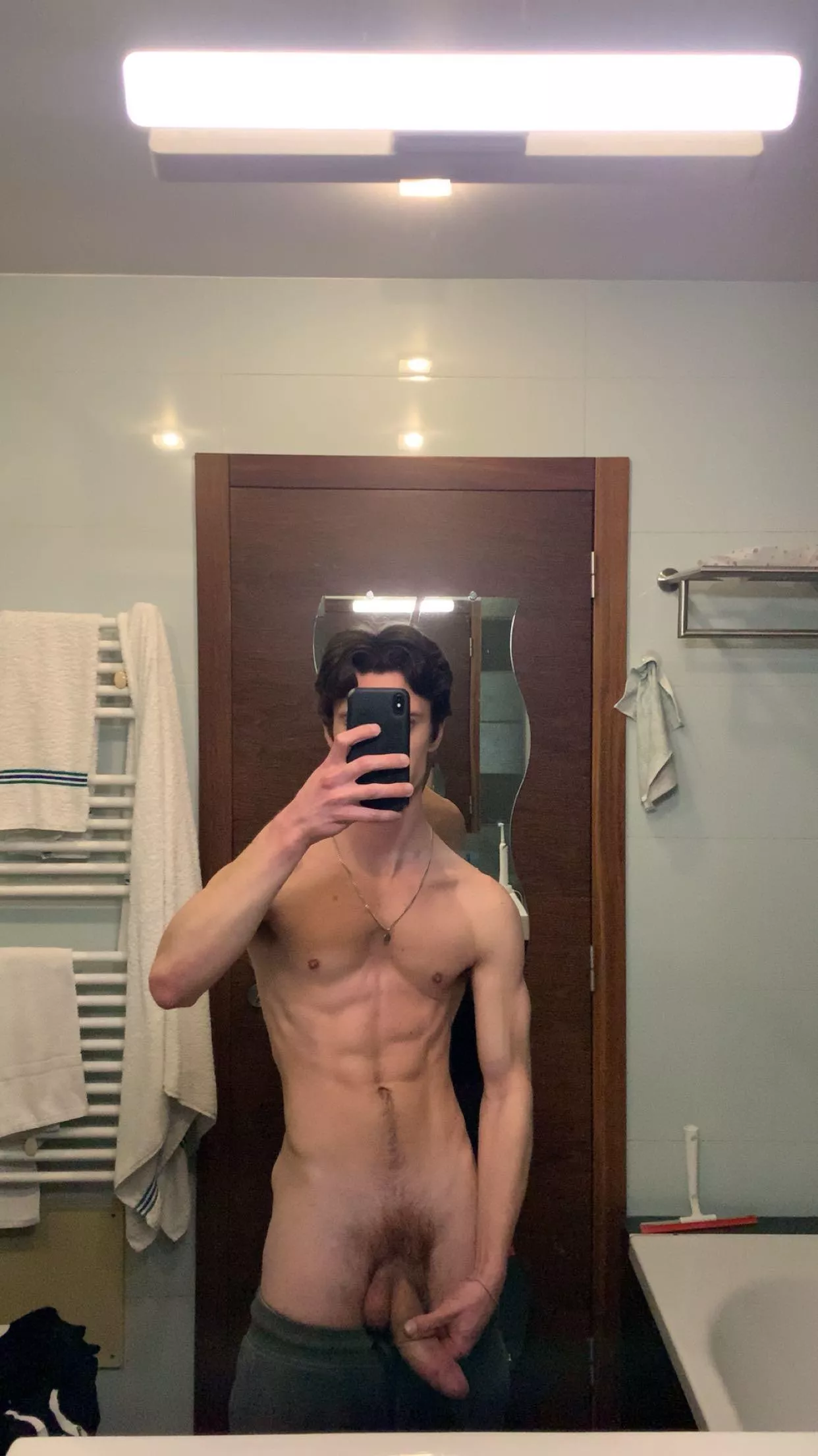 27 dm me pics for snap. Be fit and show face +vers +younger posted by john_mary96