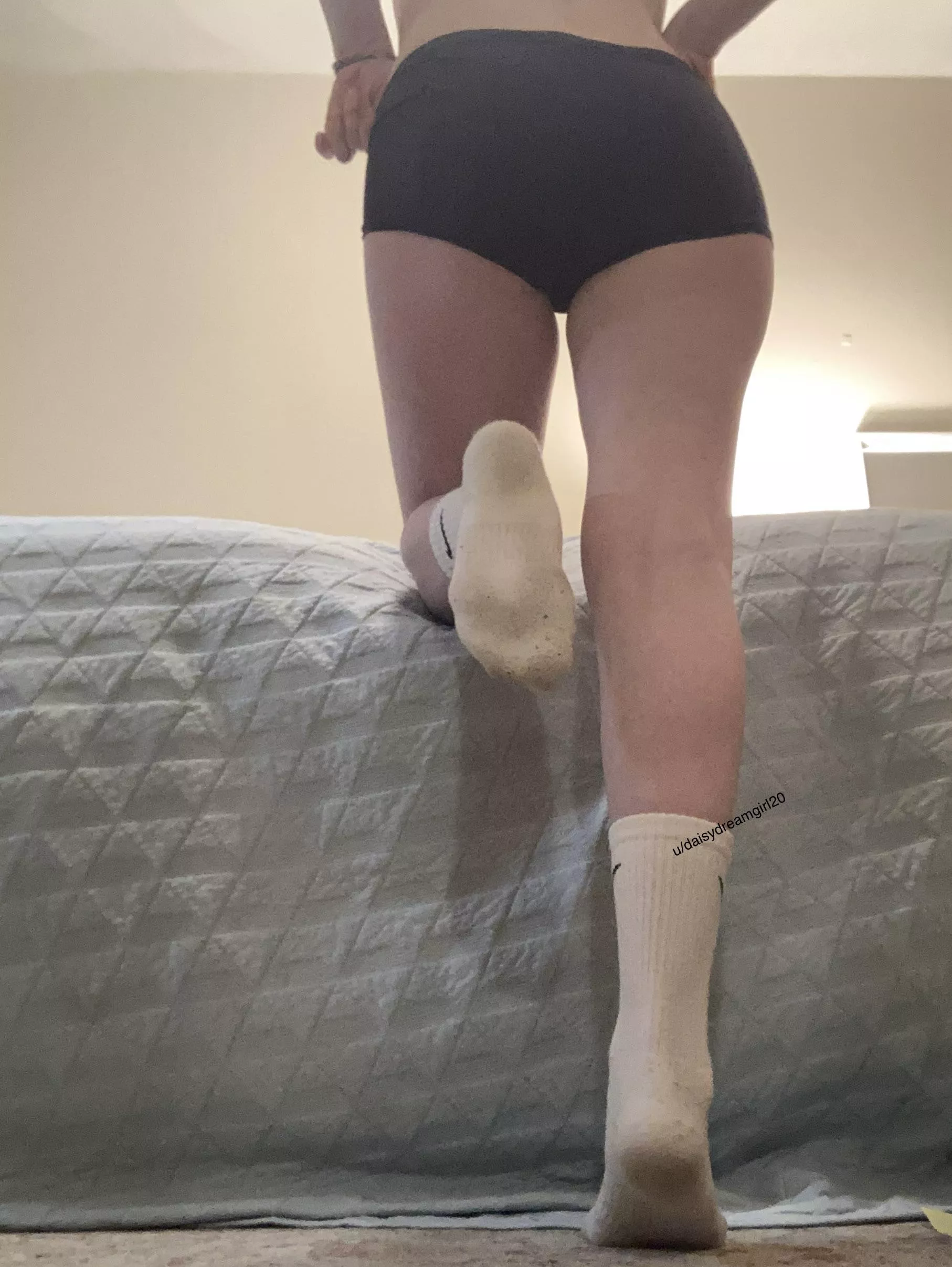 4 day wear nike crew socks [selling] [us] $25 including shipping posted by daisydreamgirl20