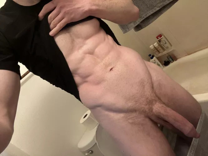 6’4 with a big surprise ;) by Big_man03