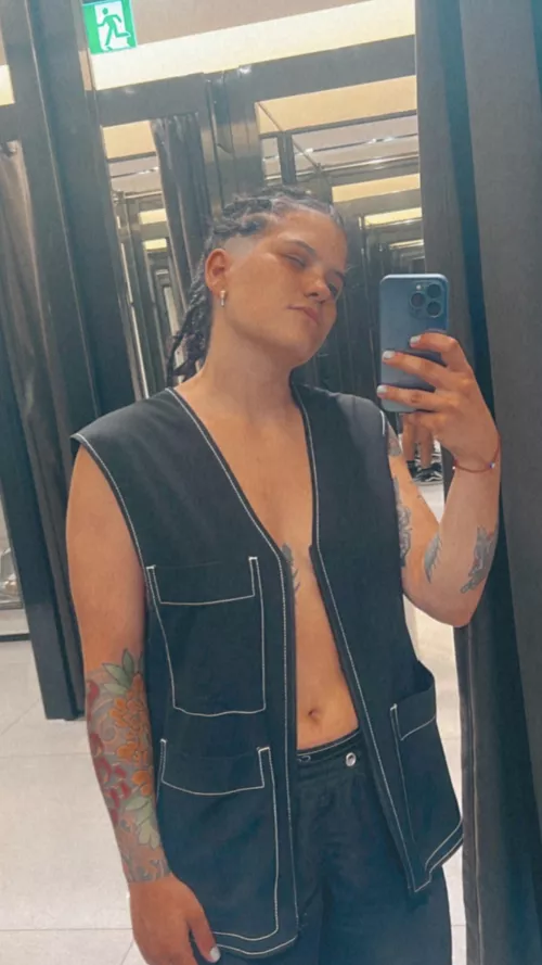 always in the men's fitting room🛍️ by yourdomeKen