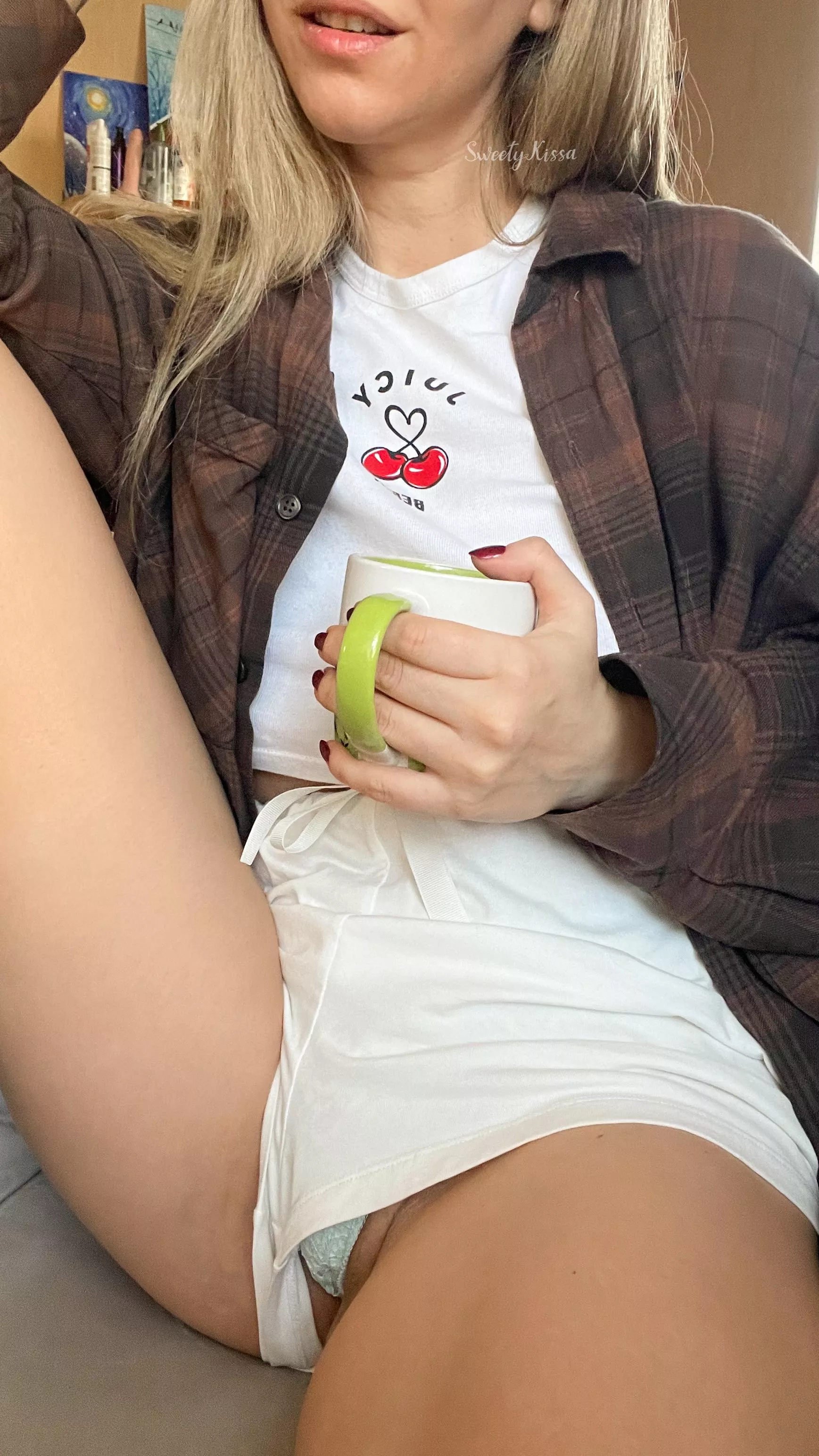 An innocent peek during morning coffee posted by SweetyKissa